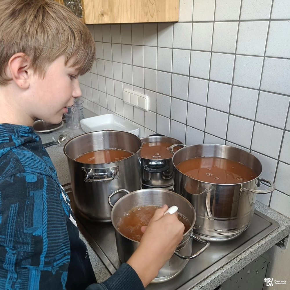 Dennis Rapp Wir machen Apfelsaft!